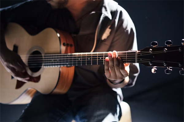 Live Music with Christian Larsmon